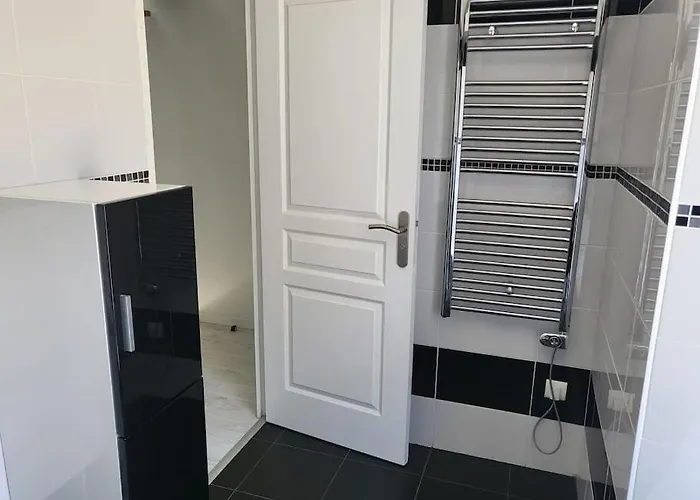 Hébergement de vacances Maison De Bourg Avec Jardin Et Cour Bernières-sur-Mer